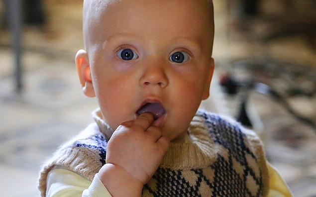 Онихофагия или почему ребенок кусает ногти?